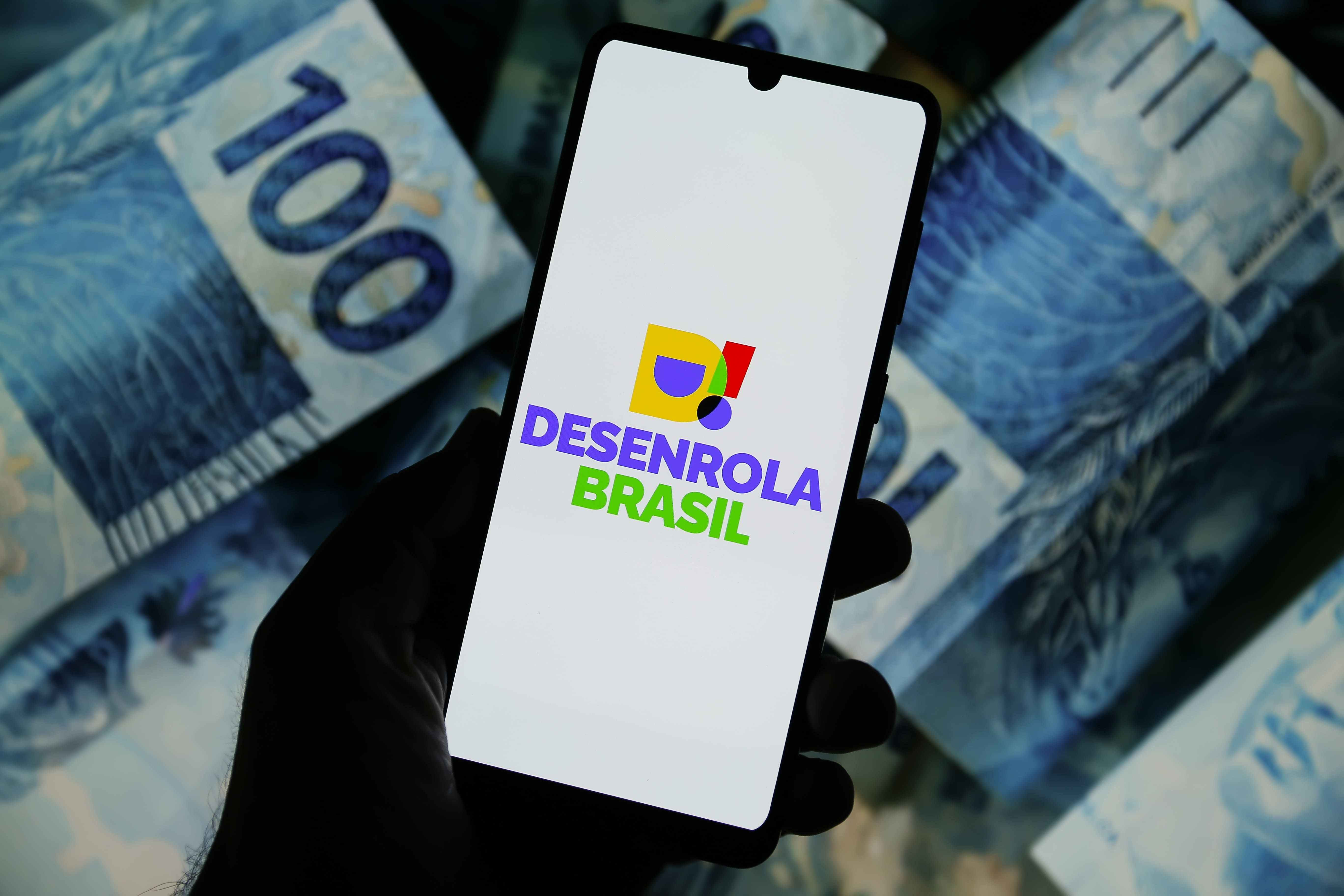 Últimos dias para participar do Desenrola Brasil, negocie suas dívidas!